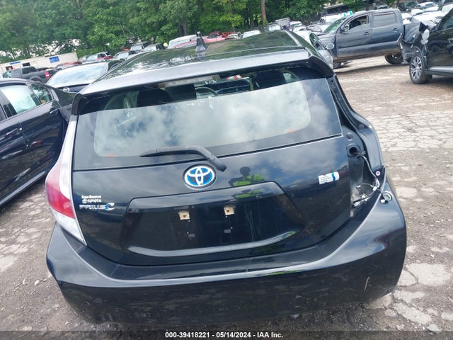 Toyota Prius C Three 2015 JTDKDTB33F1586220 Image 17