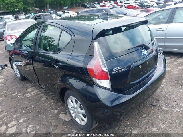 Toyota Prius C Three 2015 JTDKDTB33F1586220 Image 3