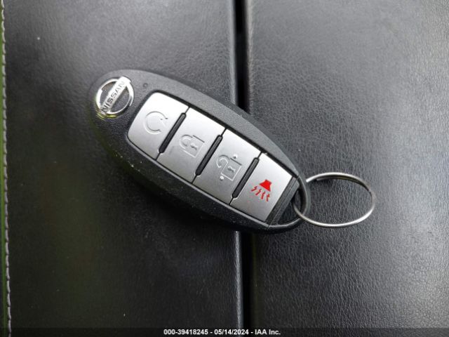 5N1AT3BA4MC733915 Nissan Rogue Sv Fwd