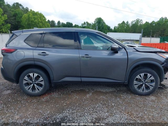 5N1AT3BA4MC733915 Nissan Rogue Sv Fwd