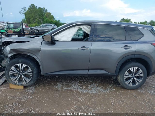 5N1AT3BA4MC733915 Nissan Rogue Sv Fwd