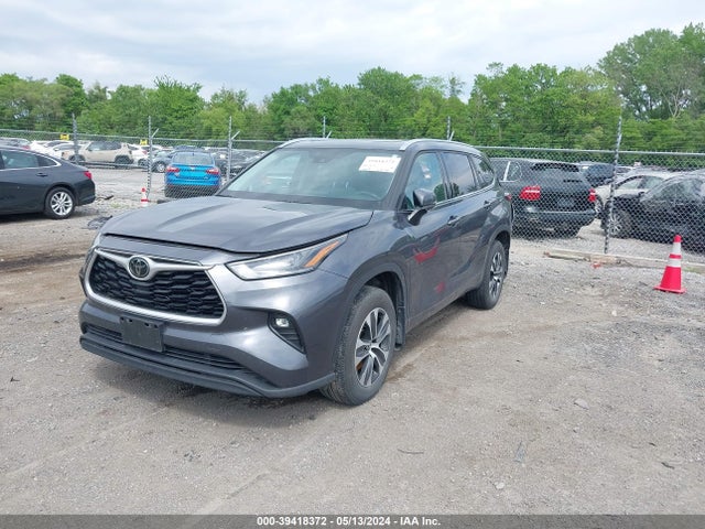Toyota Highlander Xle 2021 5TDGZRBH8MS062082 Image 2