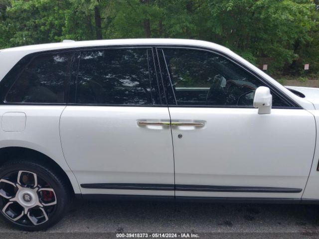SLATV8C09LU201635 Rolls-Royce Cullinan