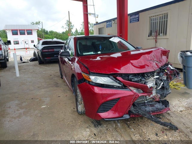 Toyota CAMRY XSE 2018 4T1B61HK8JU608695 main image