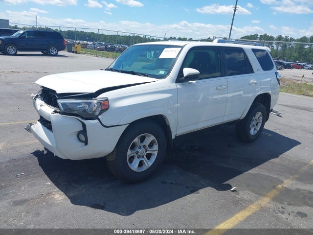 Toyota 4RUNNER SR5 2015 JTEZU5JR8F5089832 Image 2