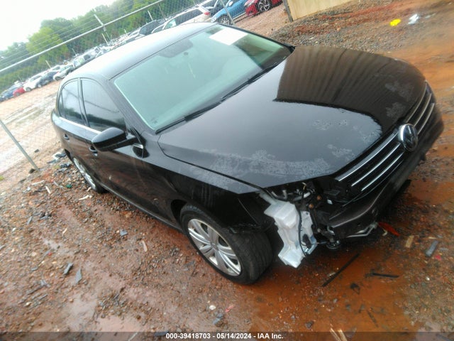 2017 3VW2B7AJ7HM412876 main image