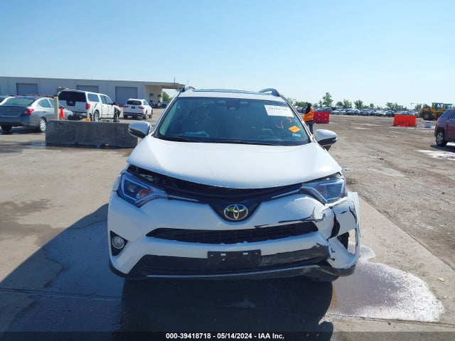 Toyota Rav4 Xle 2018 JTMWFREV6JD110174 Image 11