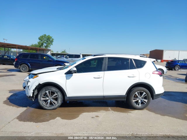Toyota Rav4 Xle 2018 JTMWFREV6JD110174 Image 13