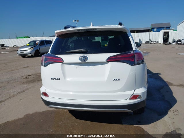 Toyota Rav4 Xle 2018 JTMWFREV6JD110174 Image 15
