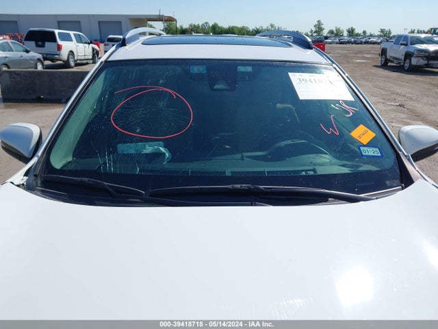 Toyota Rav4 Xle 2018 JTMWFREV6JD110174 Image 17