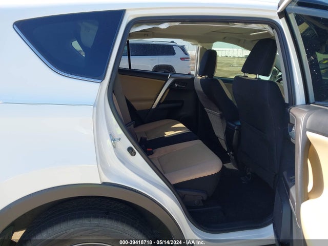 Toyota Rav4 Xle 2018 JTMWFREV6JD110174 Image 8