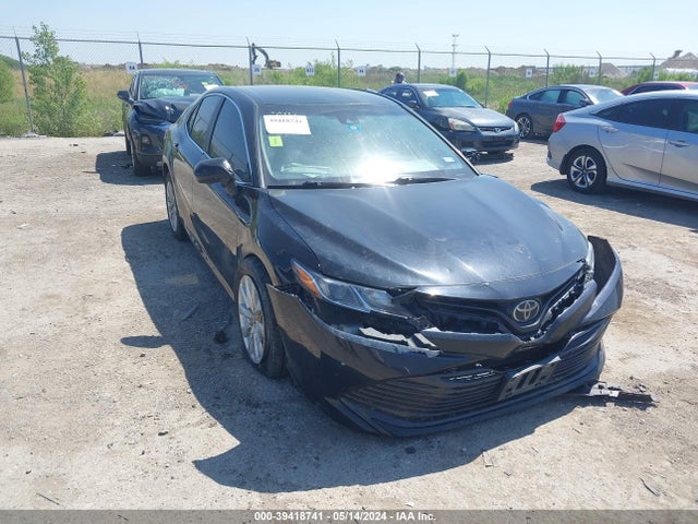 Toyota CAMRY LE 2018 4T1B11HK4JU572082 main image