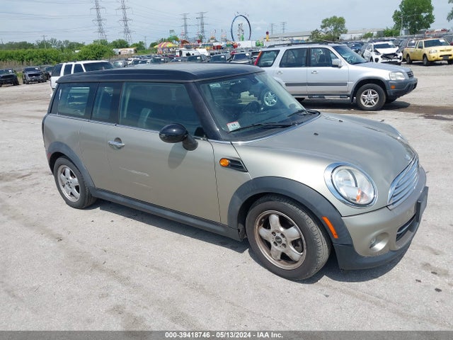 2011 MINI COOPER CLUBMAN WMWZF3C56BTX81992 Photo 0
