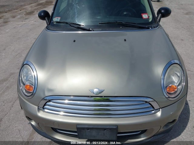 2011 MINI COOPER CLUBMAN WMWZF3C56BTX81992 Photo 9