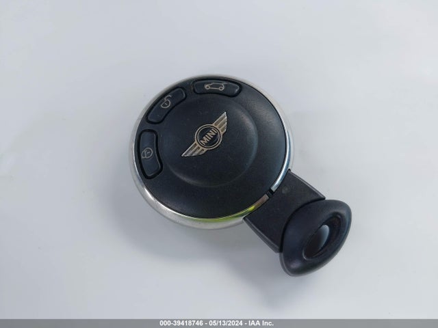 2011 MINI COOPER CLUBMAN WMWZF3C56BTX81992 Photo 10