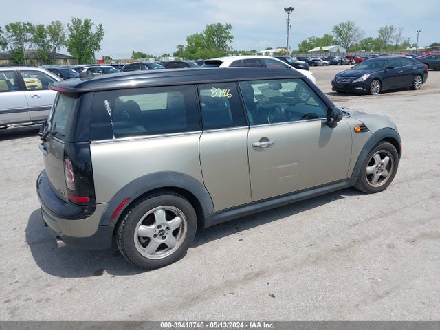 2011 MINI COOPER CLUBMAN WMWZF3C56BTX81992 Photo 3