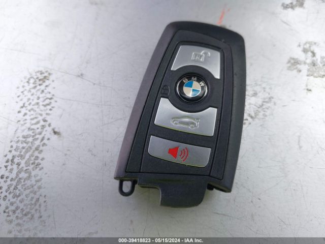 WBA8A9C33HK864175 BMW 320i
