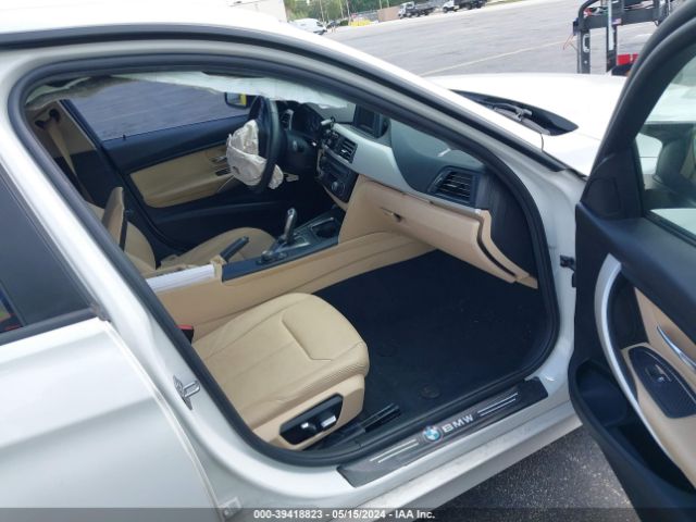 WBA8A9C33HK864175 BMW 320i