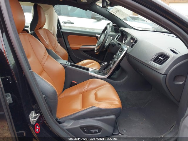 YV140MEBXF1187392 Volvo V60 T5 Premier