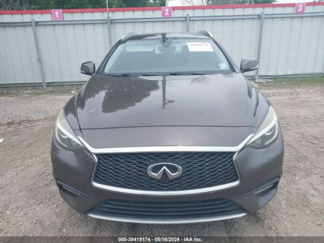 SJKCH5CP2JA043453 Infiniti Qx30 Premium