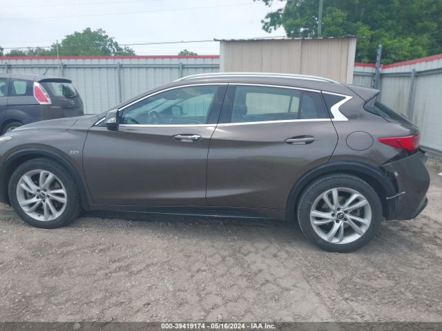SJKCH5CP2JA043453 Infiniti Qx30 Premium