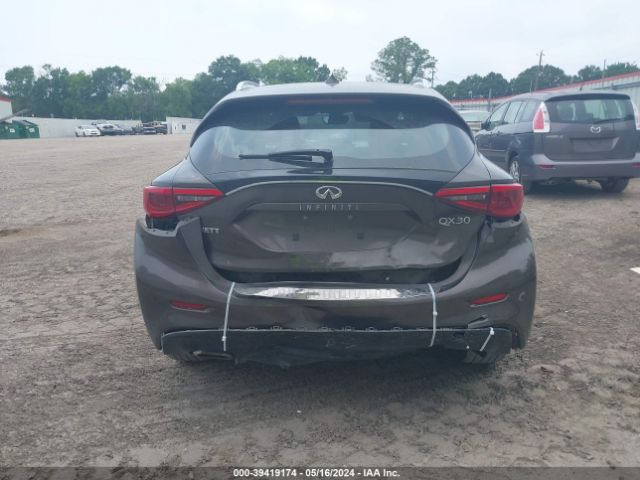 SJKCH5CP2JA043453 Infiniti Qx30 Premium