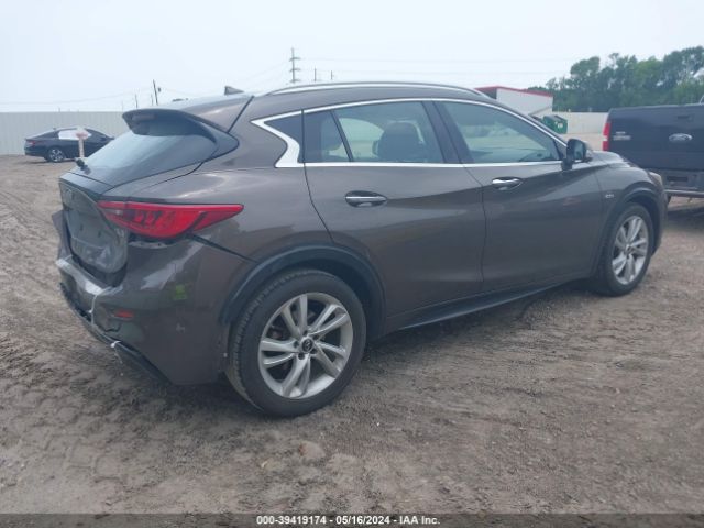 SJKCH5CP2JA043453 Infiniti Qx30 Premium
