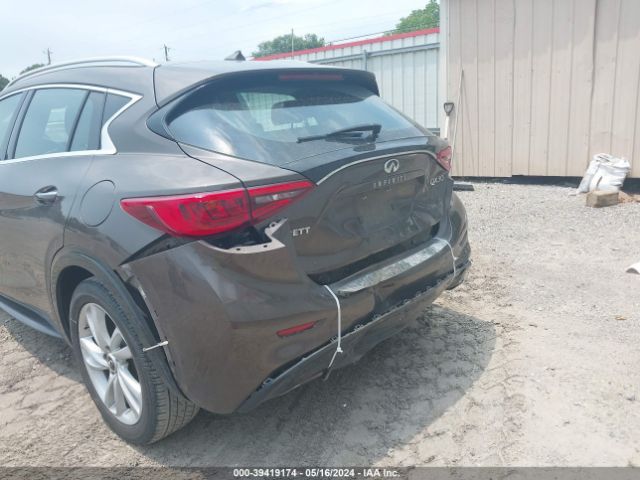 SJKCH5CP2JA043453 Infiniti Qx30 Premium