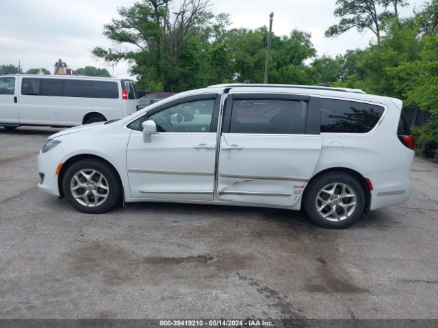 2C4RC1EG6LR159528 Chrysler Pacifica Touring L Plus