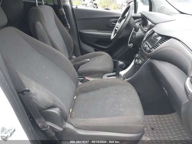 Chevrolet TRAX LS 2018 KL7CJKSB6JB703254 Image 5