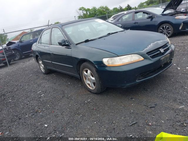 Auction sale of the 2000 Honda Accord 3.0 Ex, vin: 1HGCG1655YA097804, lot number: 39419251