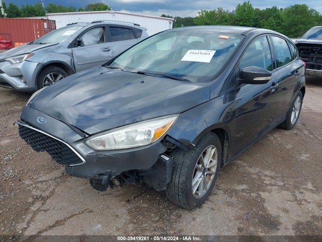 Ford FOCUS SE 2017 1FADP3K27HL278777 Image 2