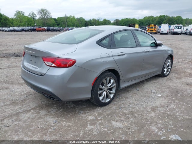 Chrysler 200 S 2015 1C3CCCBB4FN675757 Image 4