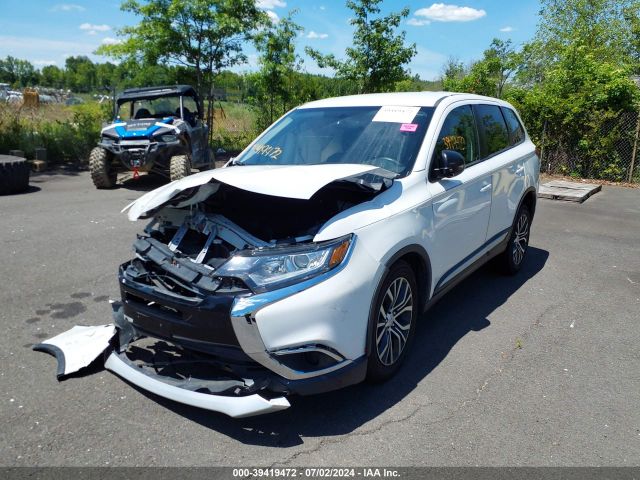JA4AD2A32HZ054219 Mitsubishi Outlander Es