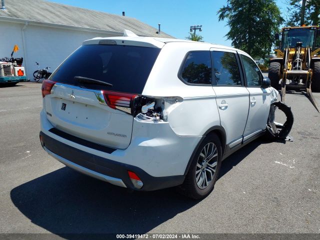 JA4AD2A32HZ054219 Mitsubishi Outlander Es