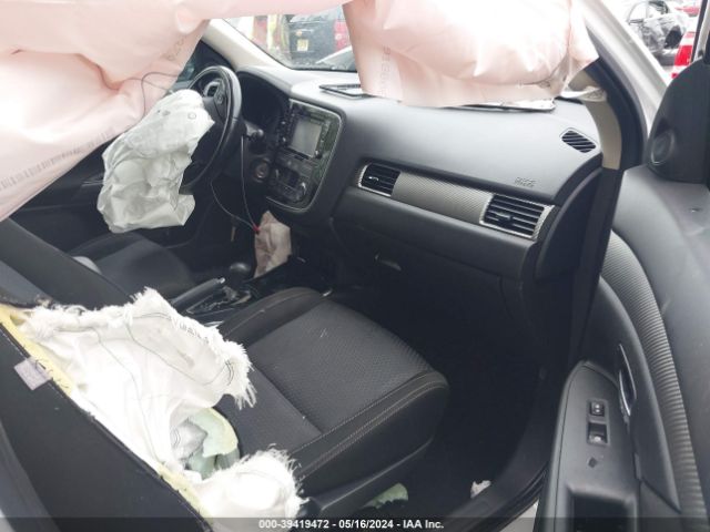 JA4AD2A32HZ054219 Mitsubishi Outlander Es