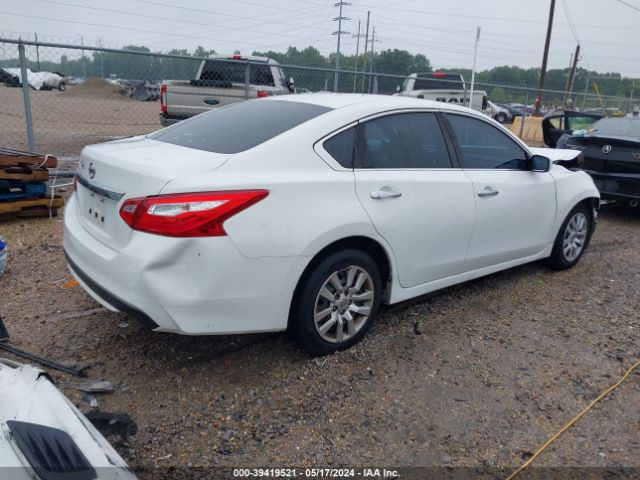 1N4AL3AP6HN330111 Nissan Altima 2.5 S