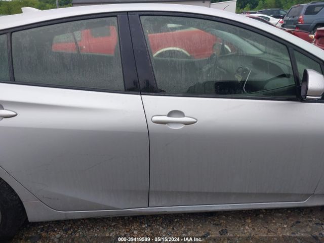 JTDKBRFU2G3509758 Toyota Prius Two