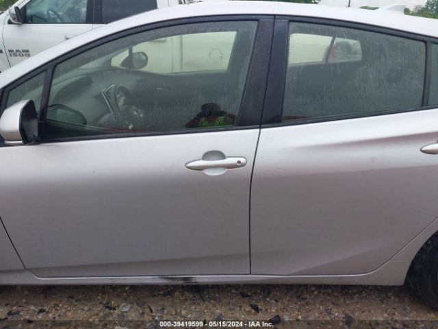 JTDKBRFU2G3509758 Toyota Prius Two