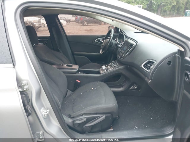 1C3CCCAB1GN152652 Chrysler 200 Limited