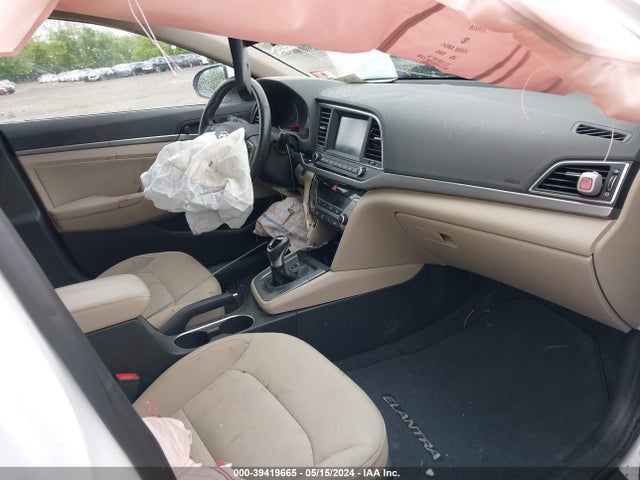 Hyundai Elantra Value Edition 2017 5NPD84LF1HH170884 Image 5