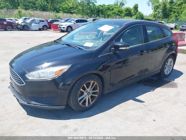 Ford FOCUS SE 2017 1FADP3K20HL285909 Image 2