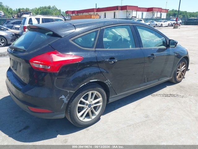 Ford FOCUS SE 2017 1FADP3K20HL285909 Image 4