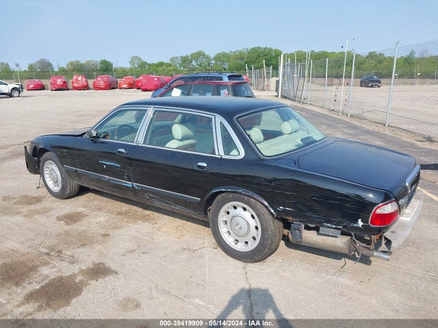 1998 JAGUAR XJ8 SAJKX624XWC838598 Photo 2