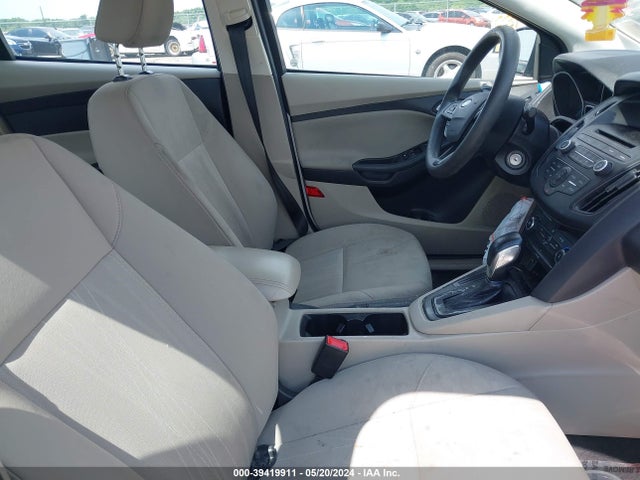 Ford FOCUS SE 2017 1FADP3F22HL336224 Image 5