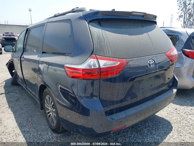 Toyota Sienna Xle 8 Passenger 2018 5TDYZ3DC9JS914924 Image 3