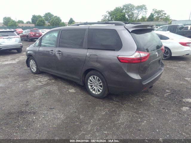 Toyota Sienna Xle 8 Passenger 2017 5TDYZ3DCXHS794609 Image 3