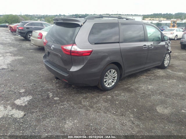 Toyota Sienna Xle 8 Passenger 2017 5TDYZ3DCXHS794609 Image 4