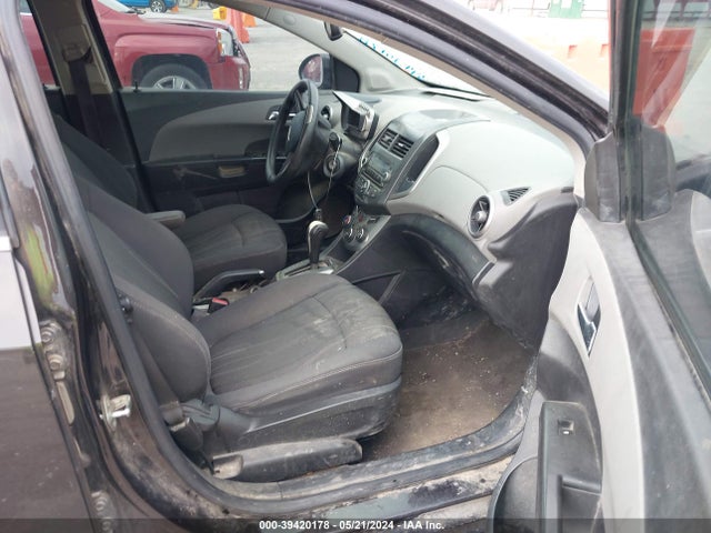 Chevrolet Sonic Lt Auto 2015 1G1JC5SH1F4203744 Image 5