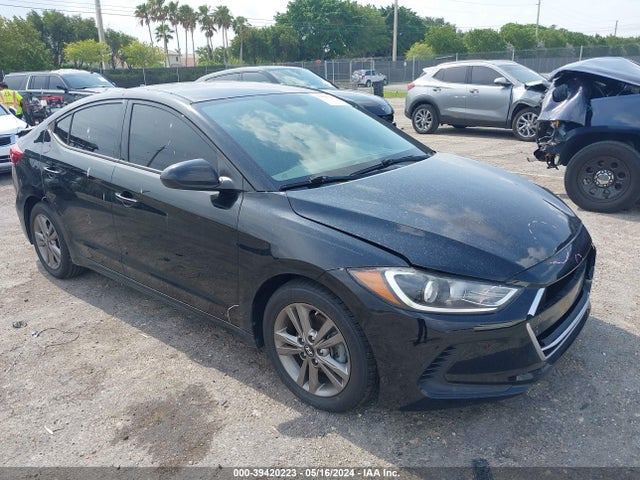 2018 5NPD84LF5JH385433 main image